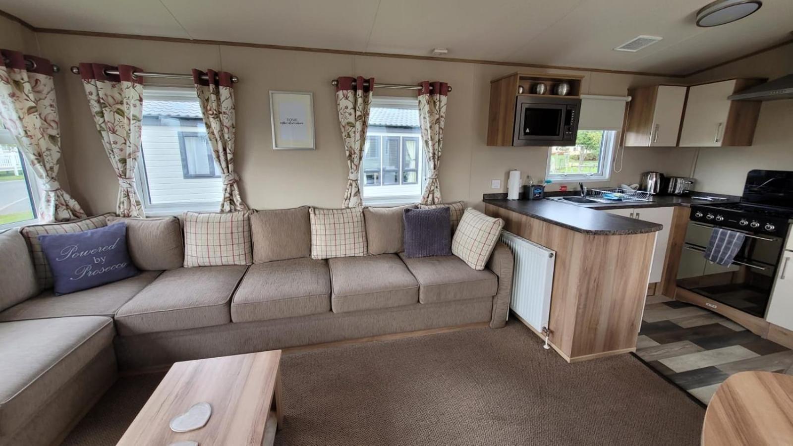 Tattershall Lakes Kingfisher Caravan 8 Berth With Hot Tub & Wifi Exterior foto